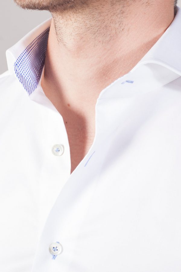 Uni Hemd "Lorenz" in Weiß mit blauen Kontrasten